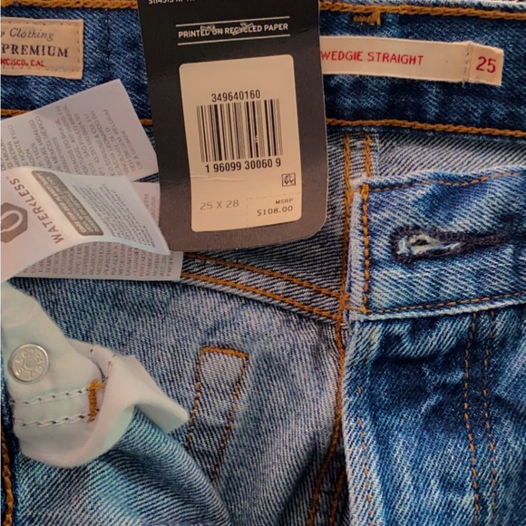 Levi’s Distressed Blue Jeans women’s - Picture 2 of 4